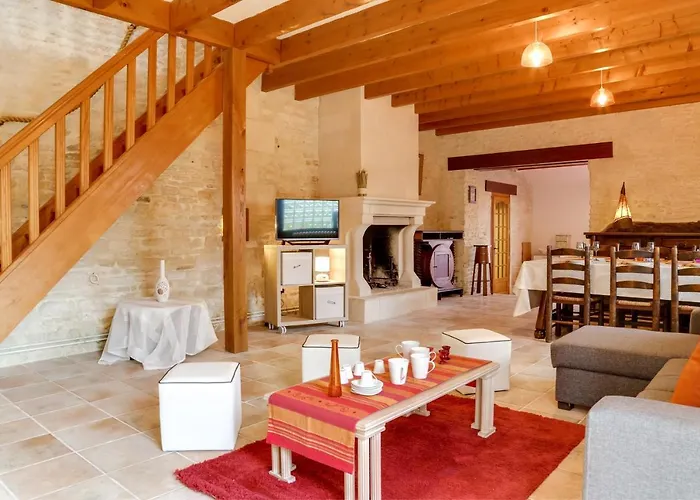 Isida, Maison Spacieuse Avec Terrasse Et Stationnement