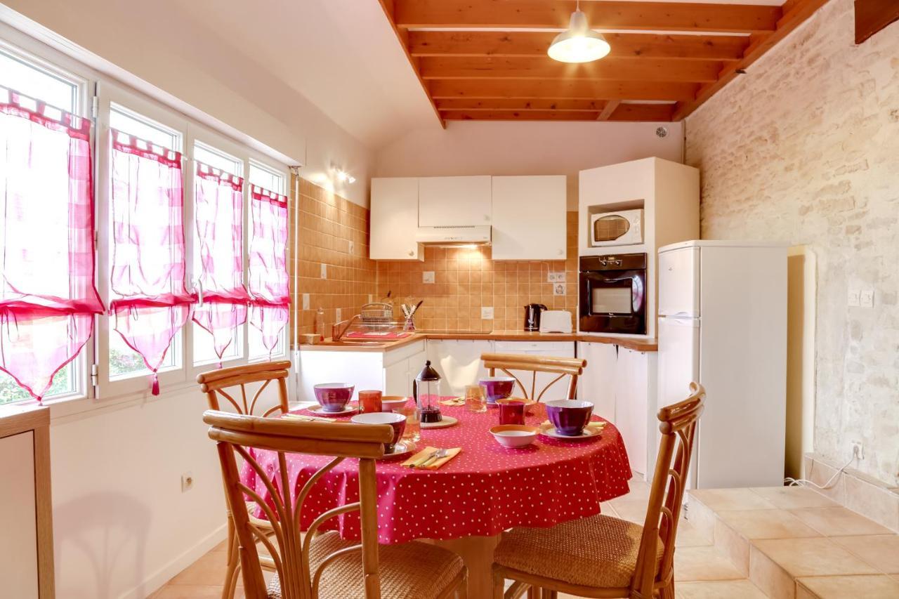 Isida, Maison Spacieuse Avec Terrasse Et Stationnement Apartment